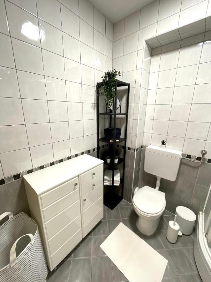 Apartment Dalmatino Baška Voda Exterior foto